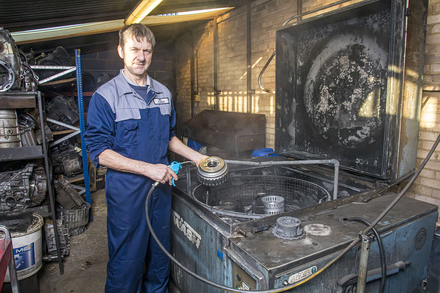 Gearbox cleaning and Rebuild.